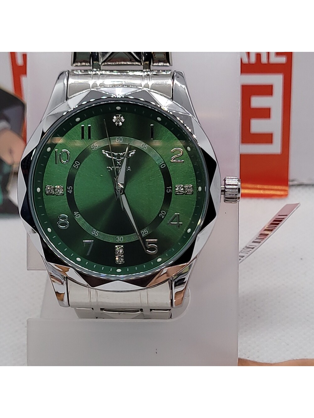 546 INVICTA SPECIALTY Star Desing Silver On Green Dial One Diamond Accent